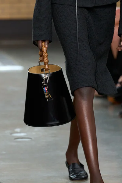 Look 63